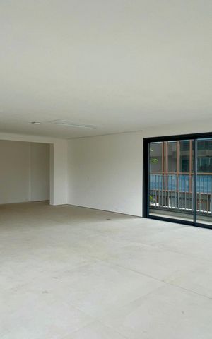 Apartamento à venda com 316m², 4 quartos e 2 vagas Apartamento à venda com 316m², 4 quartos e 2 vagasSala
