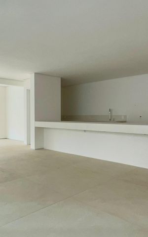 Apartamento à venda com 316m², 4 quartos e 2 vagas Apartamento à venda com 316m², 4 quartos e 2 vagasSala de Jantar