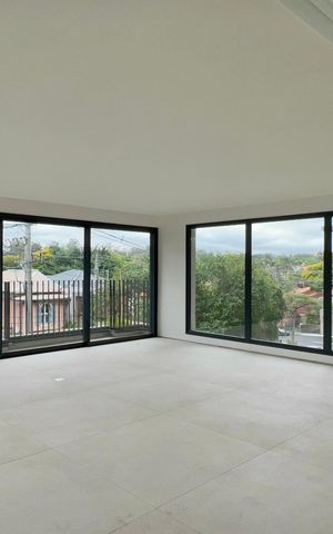 Apartamento à venda com 316m², 4 quartos e 2 vagas Apartamento à venda com 316m², 4 quartos e 2 vagasSala