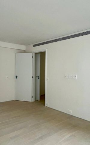 Apartamento à venda com 316m², 4 quartos e 2 vagas Apartamento à venda com 316m², 4 quartos e 2 vagasSuíte 1