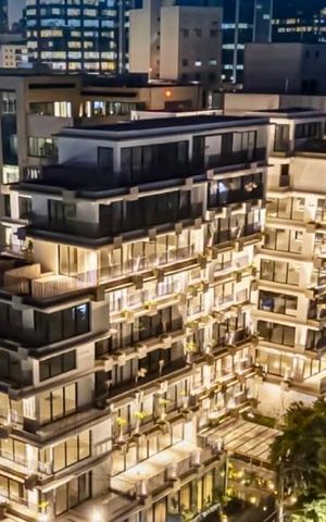 Apartamento à venda com 316m², 4 quartos e 2 vagas Apartamento à venda com 316m², 4 quartos e 2 vagasFachada