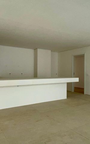 Apartamento à venda com 316m², 4 quartos e 2 vagas Apartamento à venda com 316m², 4 quartos e 2 vagasSala de Jantar