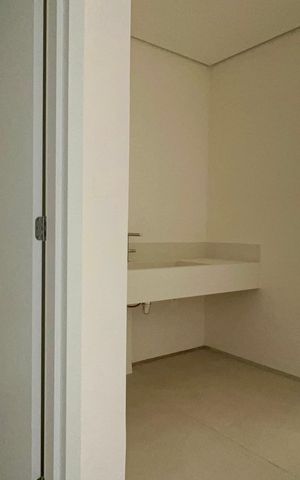 Apartamento à venda com 316m², 4 quartos e 2 vagas Apartamento à venda com 316m², 4 quartos e 2 vagasBanheiro da Suíte 4