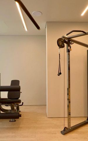 Apartamento à venda com 316m², 4 quartos e 2 vagas Apartamento à venda com 316m², 4 quartos e 2 vagasAcademia