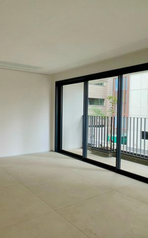 Apartamento à venda com 316m², 4 quartos e 2 vagas Apartamento à venda com 316m², 4 quartos e 2 vagasSala de Jantar