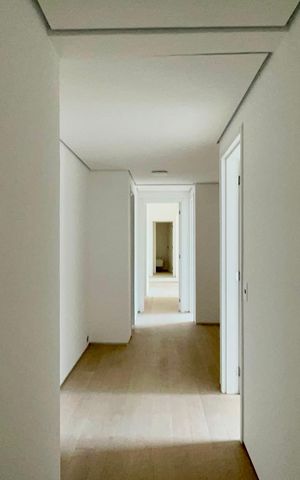 Apartamento à venda com 316m², 4 quartos e 2 vagas Apartamento à venda com 316m², 4 quartos e 2 vagasCorredor