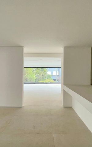 Apartamento à venda com 316m², 4 quartos e 2 vagas Apartamento à venda com 316m², 4 quartos e 2 vagasSala de Jantar