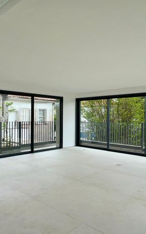Apartamento à venda com 316m², 4 quartos e 2 vagas Apartamento à venda com 316m², 4 quartos e 2 vagasSala
