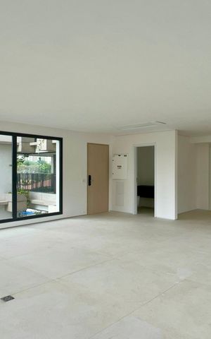 Apartamento à venda com 316m², 4 quartos e 2 vagas Apartamento à venda com 316m², 4 quartos e 2 vagasSala
