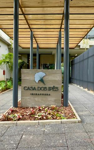Apartamento à venda com 316m², 4 quartos e 2 vagas Apartamento à venda com 316m², 4 quartos e 2 vagasEntrada