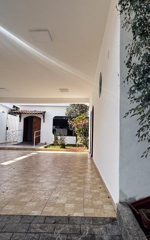 Casa à venda com 320m², 5 quartos e 5 vagasGaragem