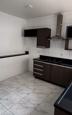 Casa à venda com 320m², 5 quartos e 5 vagasCozinha