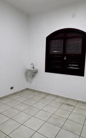 Casa à venda com 320m², 5 quartos e 5 vagasQuarto 2