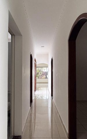 Casa à venda com 320m², 5 quartos e 5 vagasCorredor