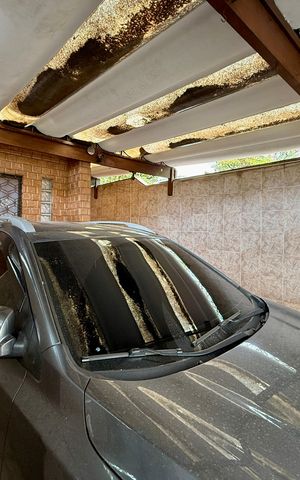 Casa à venda com 160m², 4 quartos e 2 vagas Casa à venda com 160m², 4 quartos e 2 vagasGaragem
