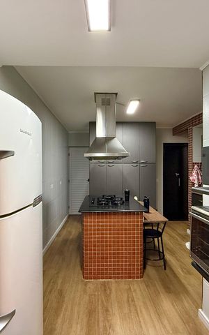 Casa à venda com 160m², 4 quartos e 2 vagas Casa à venda com 160m², 4 quartos e 2 vagasCozinha