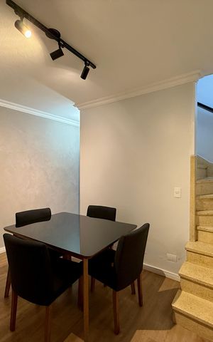 Casa à venda com 160m², 4 quartos e 2 vagas Casa à venda com 160m², 4 quartos e 2 vagasSala