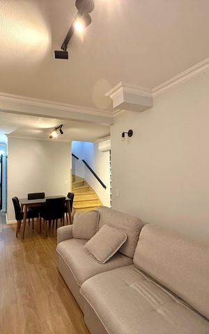 Casa à venda com 160m², 4 quartos e 2 vagas Casa à venda com 160m², 4 quartos e 2 vagasSala