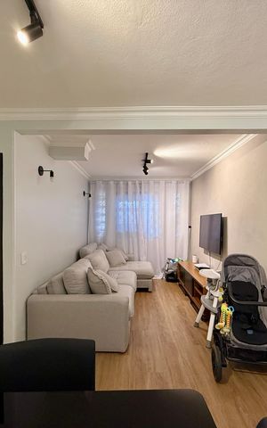 Casa à venda com 160m², 4 quartos e 2 vagas Casa à venda com 160m², 4 quartos e 2 vagasSala