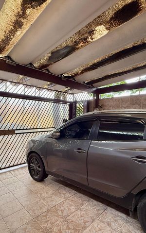 Casa à venda com 160m², 4 quartos e 2 vagas Casa à venda com 160m², 4 quartos e 2 vagasGaragem