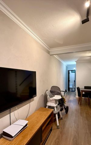 Casa à venda com 160m², 4 quartos e 2 vagas Casa à venda com 160m², 4 quartos e 2 vagasSala
