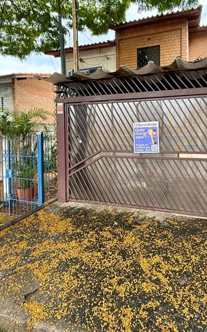 Casa à venda com 160m², 4 quartos e 2 vagas Casa à venda com 160m², 4 quartos e 2 vagasFachada