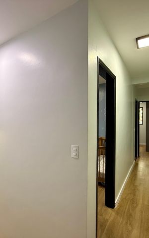 Casa à venda com 160m², 4 quartos e 2 vagas Casa à venda com 160m², 4 quartos e 2 vagasCorredor Quartos