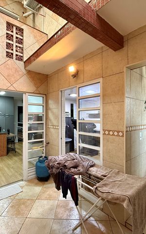 Casa à venda com 160m², 4 quartos e 2 vagas Casa à venda com 160m², 4 quartos e 2 vagasQuintal