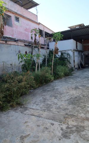 Casa à venda com 600m², 4 quartos e 7 vagasQuintal e Garagem