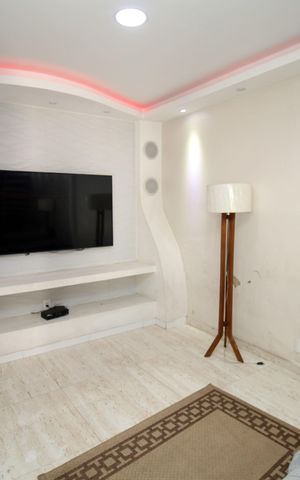 Casa à venda com 600m², 4 quartos e 7 vagasSala