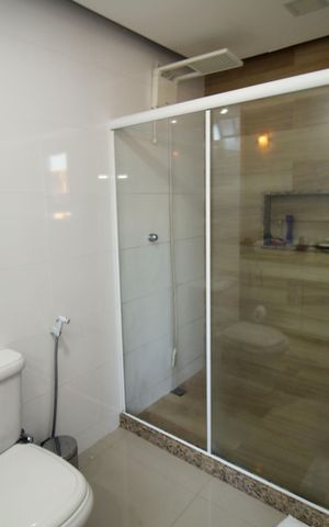 Casa à venda com 600m², 4 quartos e 7 vagasBanheiro da Suíte 1