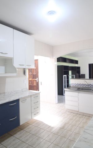 Casa à venda com 456m², 3 quartos e 5 vagasCozinha da Edícula
