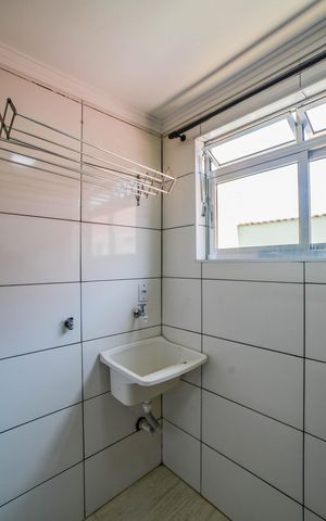 Apartamento à venda com 53m², 2 quartos e 1 vaga Apartamento à venda com 53m², 2 quartos e 1 vagaCozinha e Área de Serviço