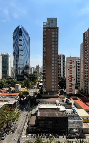 Apartamento à venda com 191m², 3 quartos e 3 vagas Apartamento à venda com 191m², 3 quartos e 3 vagasVista
