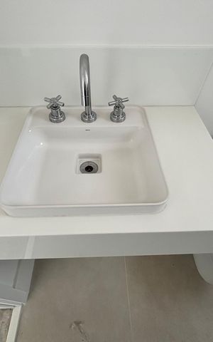 Apartamento à venda com 191m², 3 quartos e 3 vagas Apartamento à venda com 191m², 3 quartos e 3 vagasBanheiro da Suíte 1