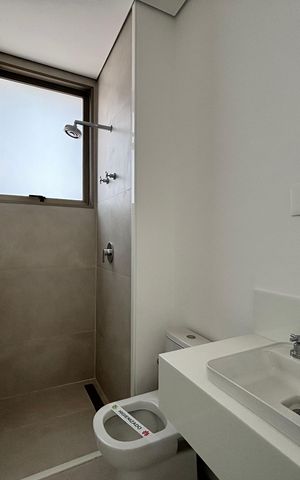 Apartamento à venda com 191m², 3 quartos e 3 vagas Apartamento à venda com 191m², 3 quartos e 3 vagasBanheiro da Suíte 2