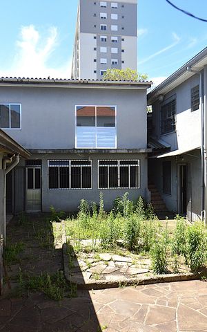 Casa à venda com 541m², 5 quartos e 6 vagasVista da Janela Quarto 2