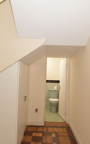 Casa à venda com 541m², 5 quartos e 6 vagasLavabo