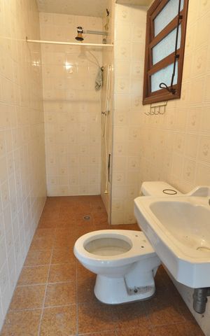 Casa à venda com 450m², 3 quartos e 3 vagasBanheiro de serviço