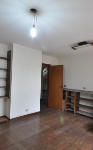Casa à venda com 450m², 3 quartos e 3 vagasEscritório