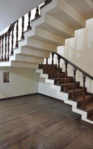 Casa à venda com 450m², 3 quartos e 3 vagasHall de circulação