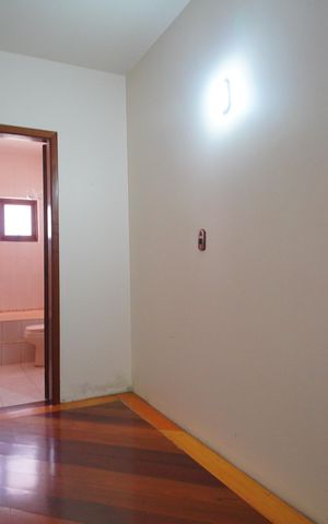 Casa para alugar com 415m², 4 quartos e 3 vagasCloset da suíte