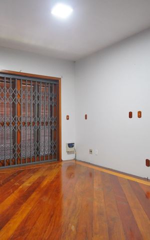 Casa para alugar com 415m², 4 quartos e 3 vagasSuíte