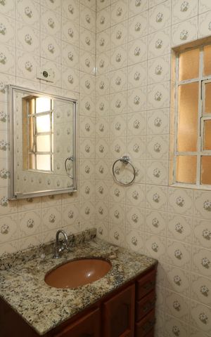 Casa à venda com 300m², 3 quartos e 3 vagasBanheiro Suíte