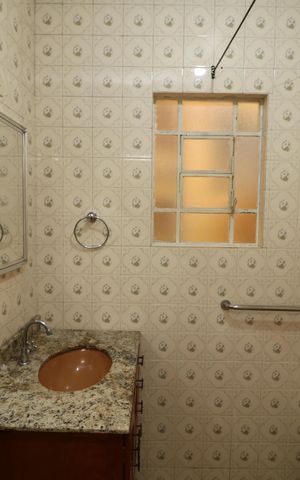 Casa à venda com 300m², 3 quartos e 3 vagasBanheiro Suíte