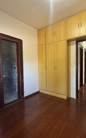 Casa à venda com 385m², 4 quartos e 8 vagasQuarto 1