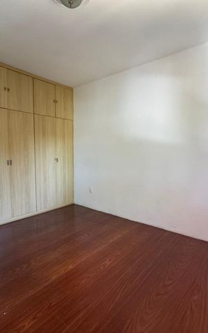 Casa à venda com 385m², 4 quartos e 8 vagasQuarto 2