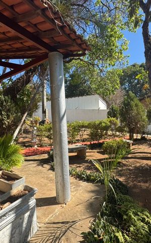 Casa à venda com 385m², 4 quartos e 8 vagasQuintal