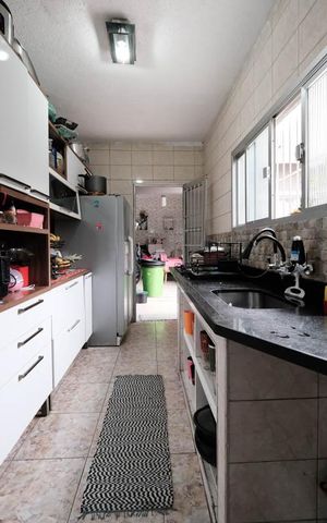 Casa à venda com 151m², 3 quartos e 2 vagasCozinha