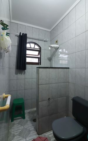 Casa à venda com 382m², 3 quartos e 6 vagasSuíte 2 Banheiro 